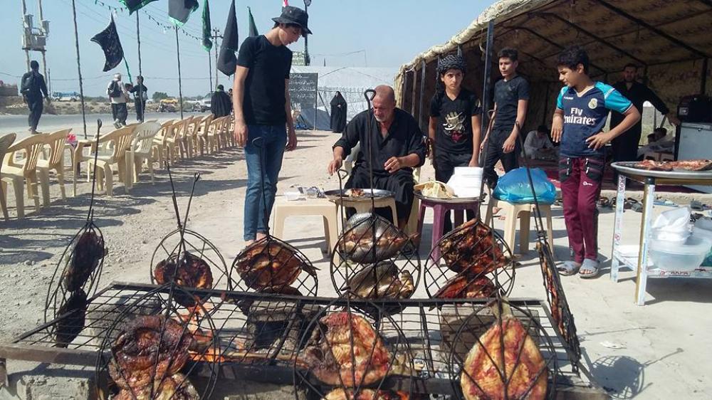 The Hussayni service processions in the Iraqi province of Basra: Stations of generosity.