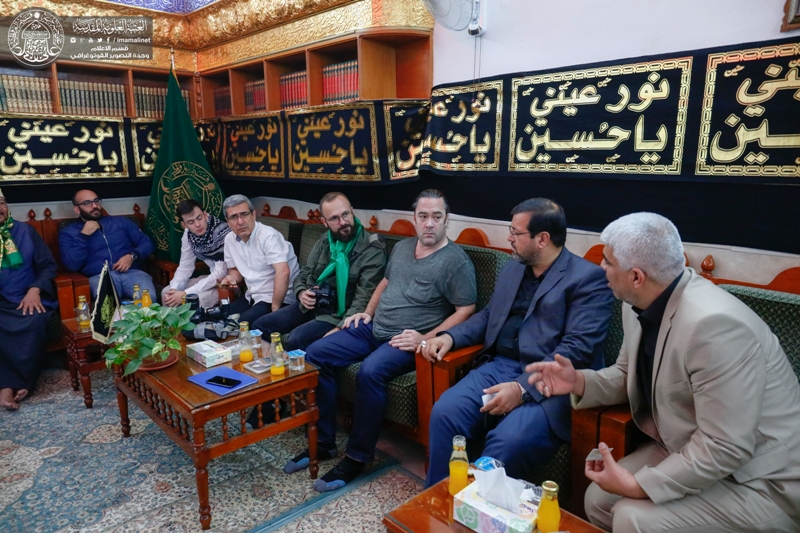 Multi Nationality Delegation of Reporters Visits Imam Ali(PBUH) Holy Shrine.