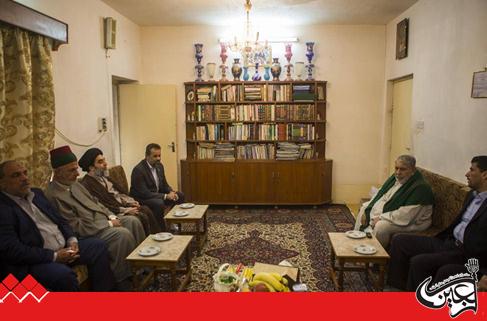 A delegation of the al-Abbas's (p) Holy Shrine visited Sayed Hashem al-Balushi, one of the Karbala figures.