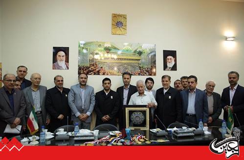 Alireza Dabir Dedicated His 13 Medals to Astan Quds Razavi Museum.