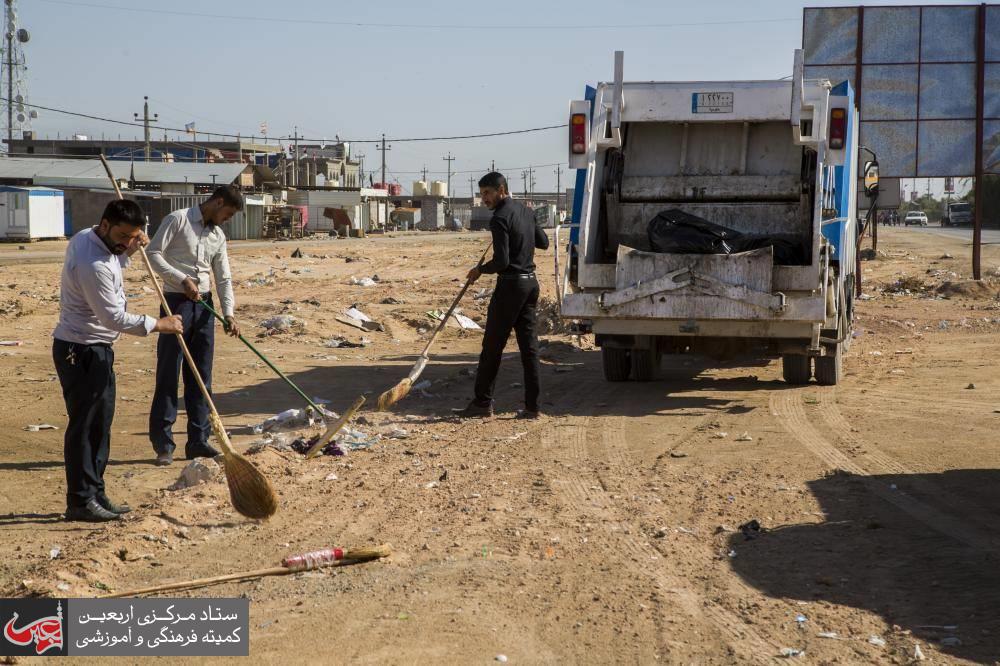 The servants of Aba al-Fadl al-Abbas(PBUH) begins to complete the cleaning campaign in Karbala.